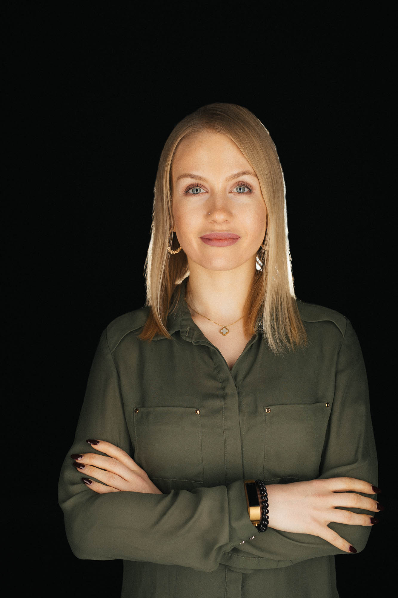 Export x3 Headshot  06508 Dez 01 2019 Bearbeitet Headshots 2019  Miro Nicole Nadine